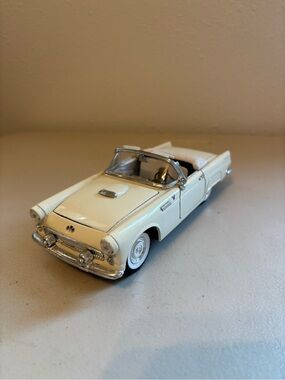 Sunnyside Classic White 55 Thunderbird Convertible Model Car